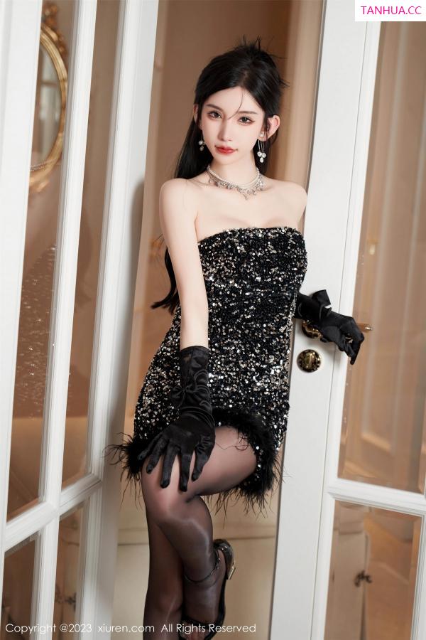 周于希dummy  [XiuRen]高清写真图 2023.05.19 No.6771 周于希Sally 美臀黑丝第17张图片